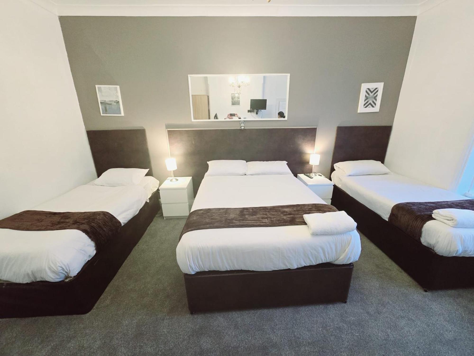 Kingswood Hotel Maidenhead Bagian luar foto