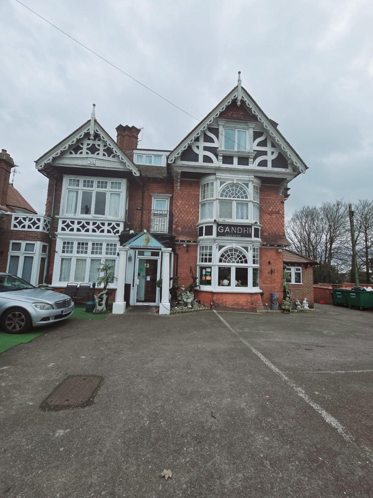 Kingswood Hotel Maidenhead Bagian luar foto