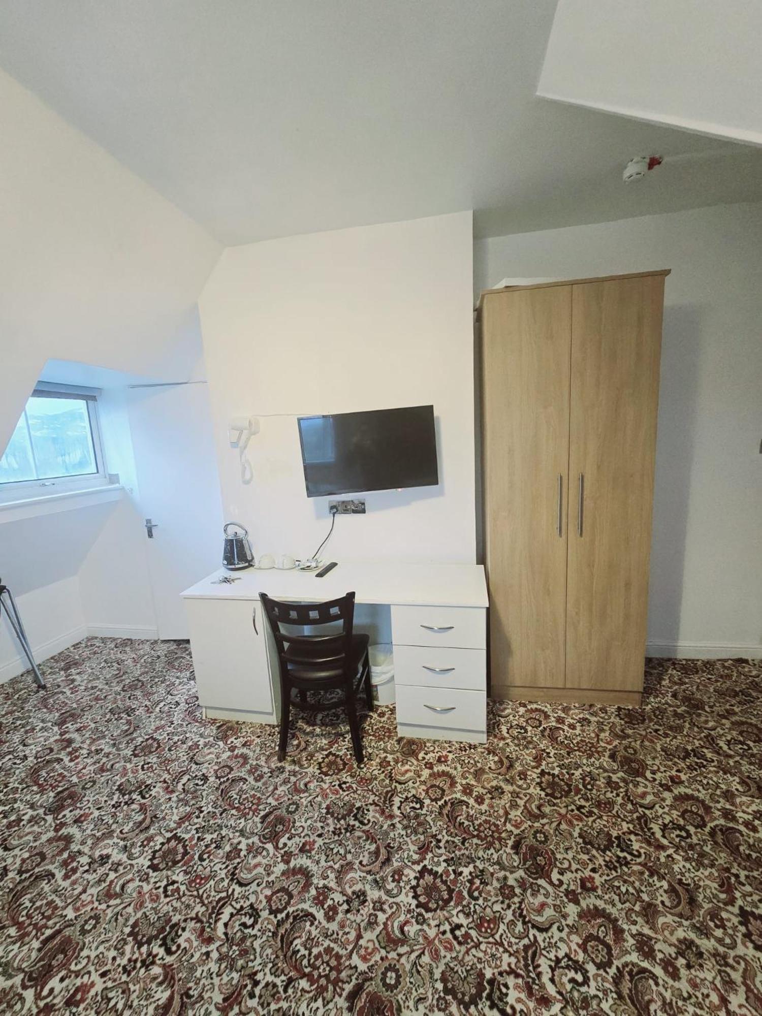 Kingswood Hotel Maidenhead Bagian luar foto