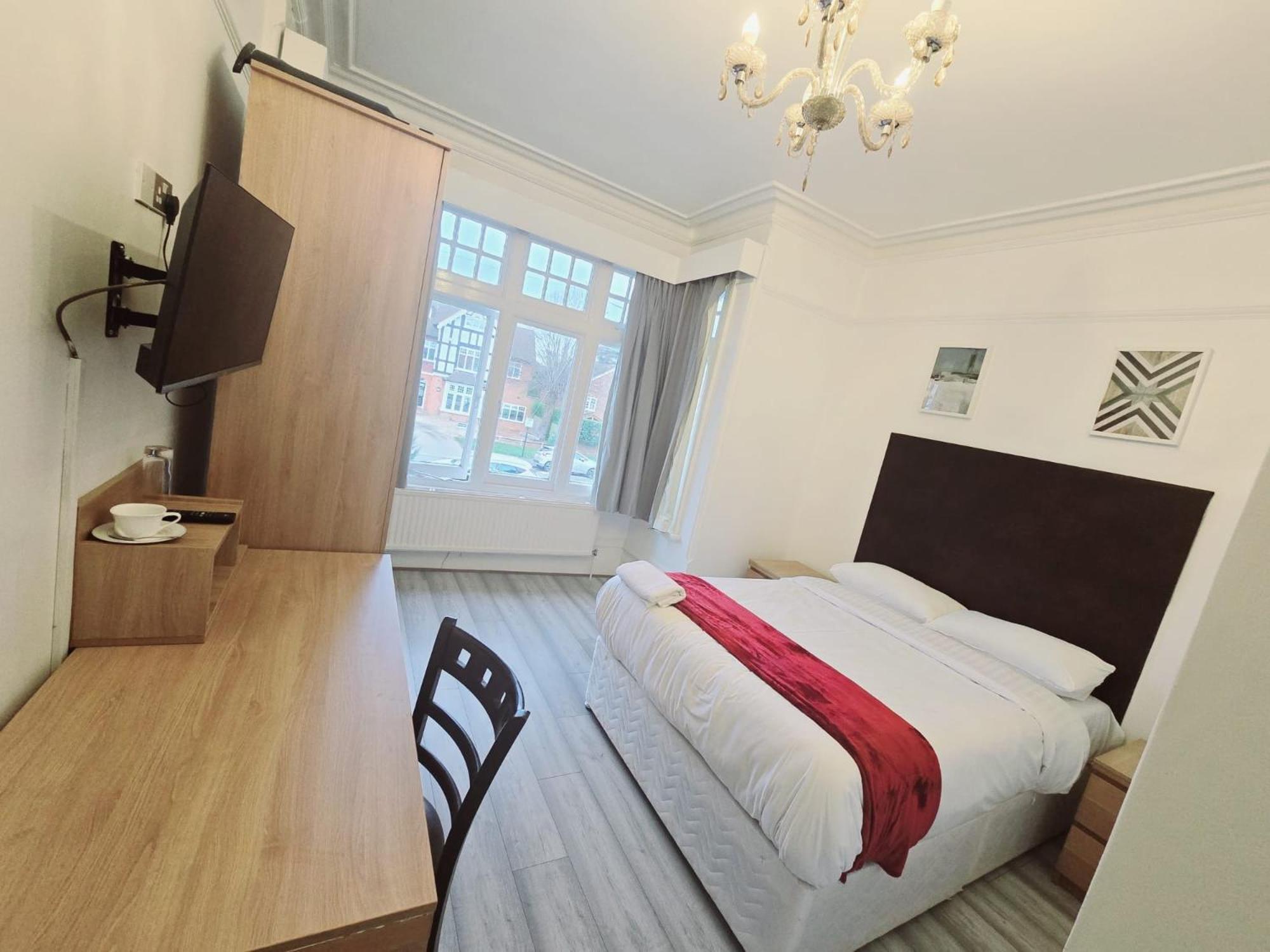 Kingswood Hotel Maidenhead Bagian luar foto