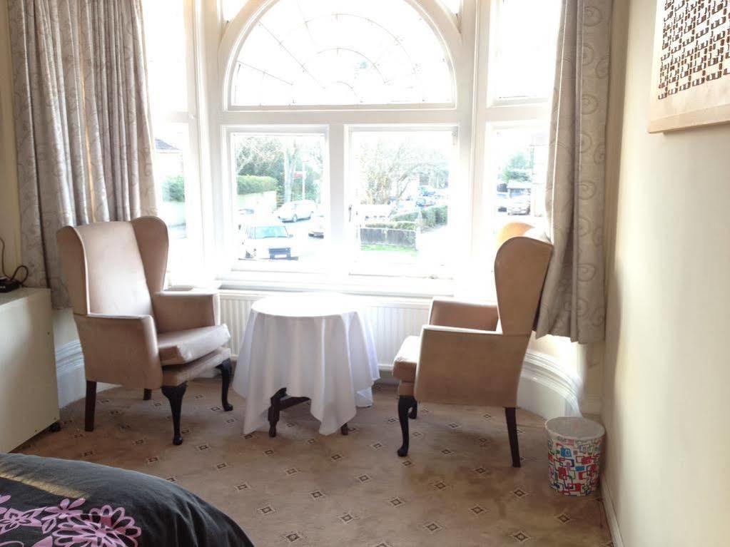 Kingswood Hotel Maidenhead Bagian luar foto